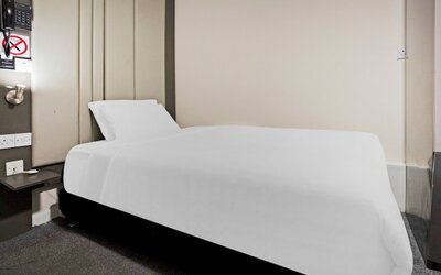OYO The Baltimore Hotel