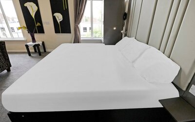 OYO The Baltimore Hotel
