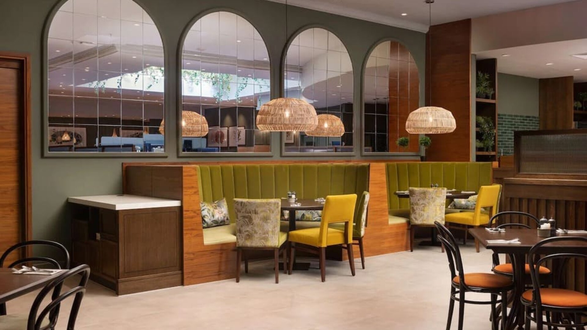 Stylinsh dining area with comfortable mobiliary perfect for co-working at the Hilton Birmingham Metropole.