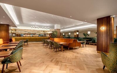 Stylish hotel bar and comfortable lounge area perfect for co-working  at the Hilton Birmingham Metropole.