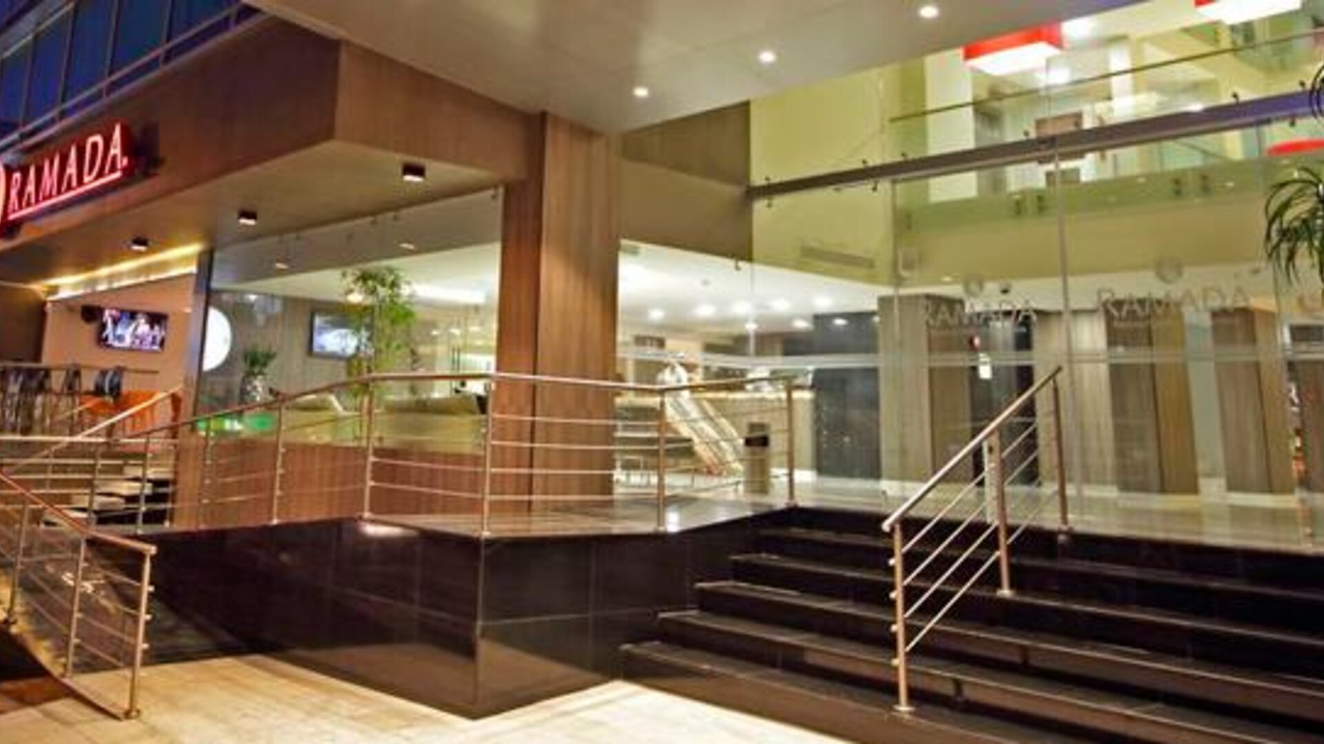 Hotel Ramada Panama Centro via Argentina