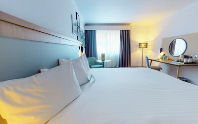 Holiday Inn Cambridge by IHG