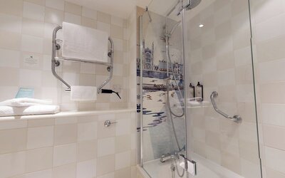 Holiday Inn Cambridge by IHG