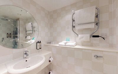 Holiday Inn Cambridge by IHG