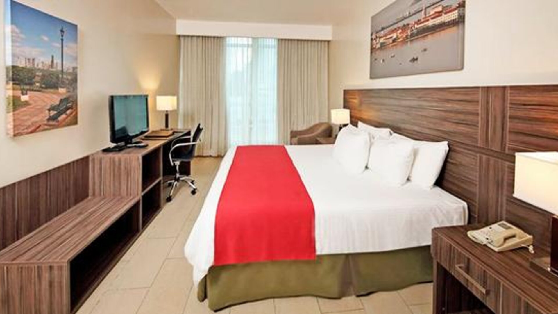 Victoria Hotel & Suites