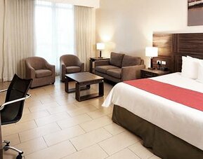 Victoria Hotel & Suites