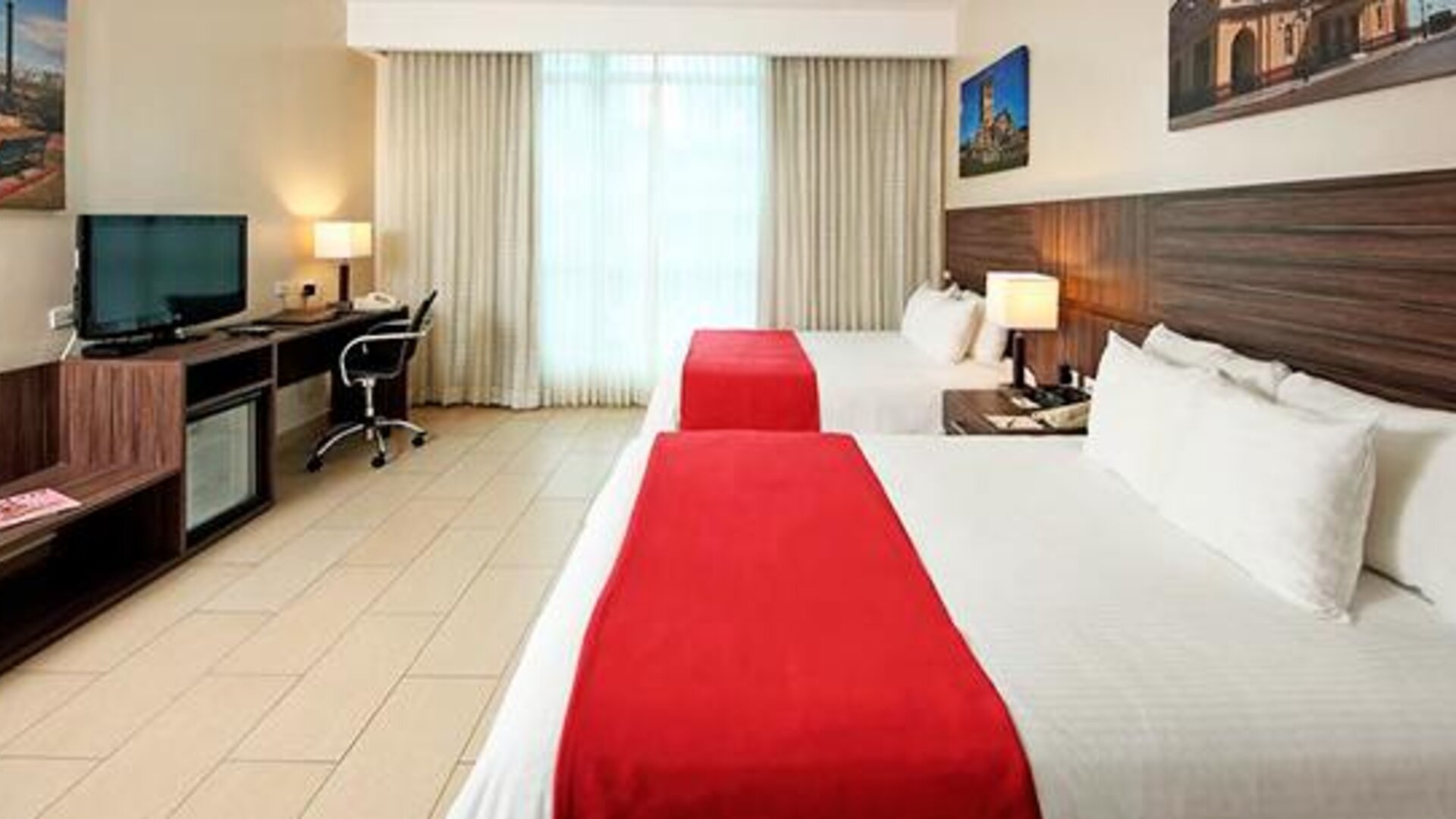 Victoria Hotel & Suites