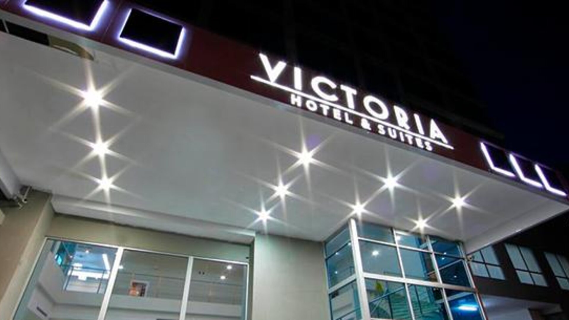 Victoria Hotel & Suites