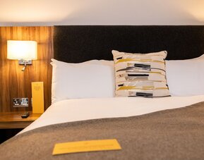 voco Oxford Thames by IHG
