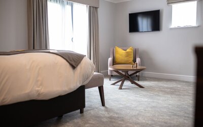 voco Oxford Thames by IHG