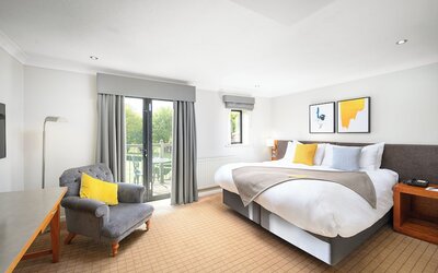voco Oxford Thames by IHG