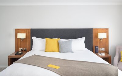 voco Oxford Thames by IHG