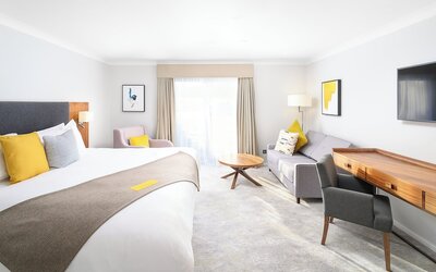 voco Oxford Thames by IHG