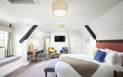voco Oxford Thames by IHG