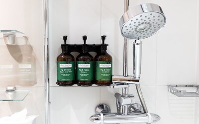 voco Oxford Thames by IHG