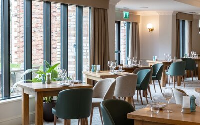 voco Oxford Thames by IHG