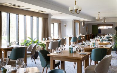 voco Oxford Thames by IHG