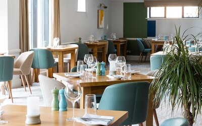 voco Oxford Thames by IHG