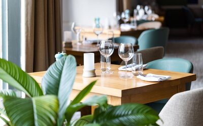 voco Oxford Thames by IHG