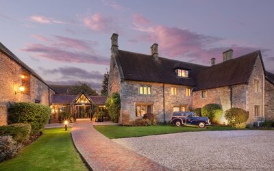 voco Oxford Thames by IHG