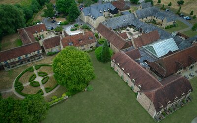 voco Oxford Thames by IHG