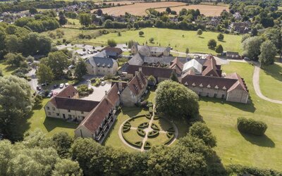 voco Oxford Thames by IHG
