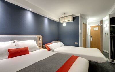 Holiday Inn Express Milton Keynes by IHG
