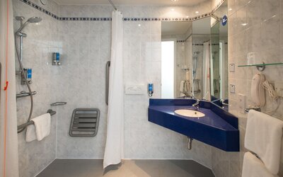 Holiday Inn Express Milton Keynes by IHG