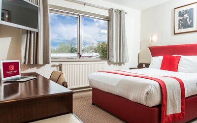 Peartree Lodge Waterside