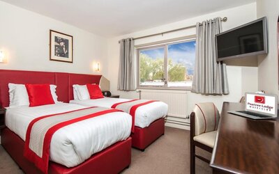 Peartree Lodge Waterside