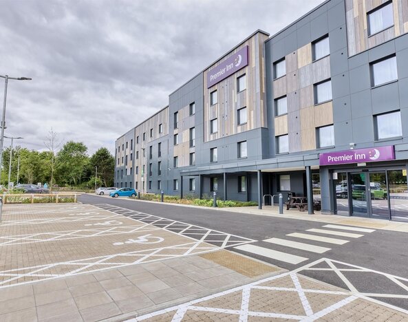 Premier Inn Milton Keynes - Willen Lake
