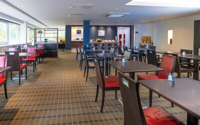 Holiday Inn Express Northampton - South by IHG