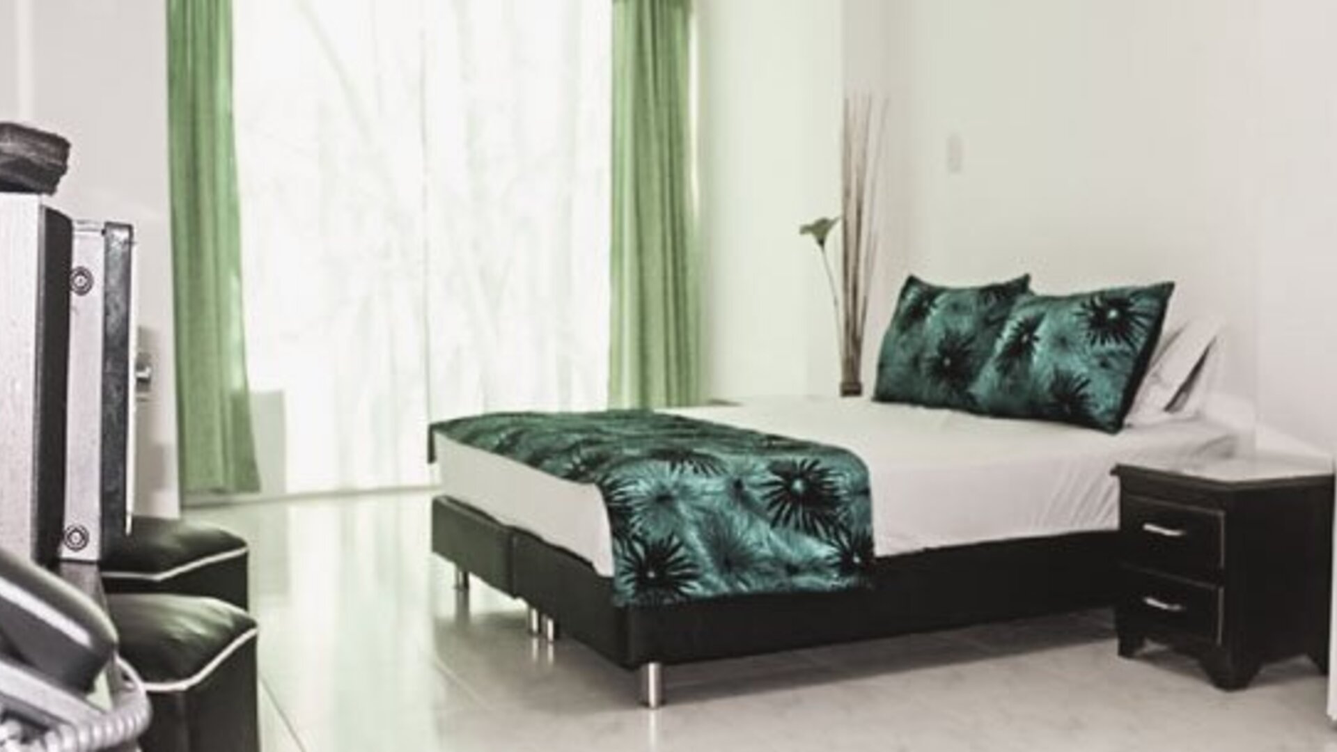 Ayenda 1230 Paradise Lleras