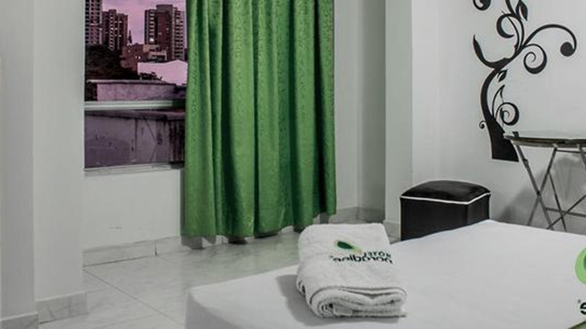 Ayenda 1230 Paradise Lleras