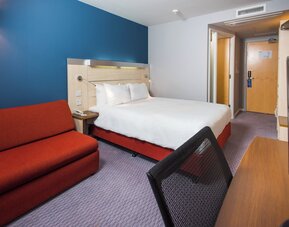 Holiday Inn Express Swindon City Centre by IHG