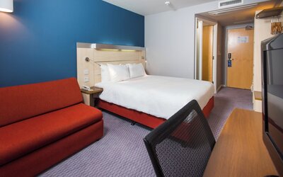 Holiday Inn Express Swindon City Centre by IHG