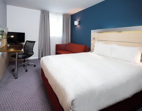 Holiday Inn Express Swindon City Centre by IHG