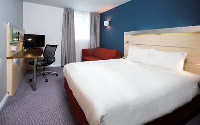 Holiday Inn Express Swindon City Centre by IHG
