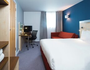 Holiday Inn Express Swindon City Centre by IHG