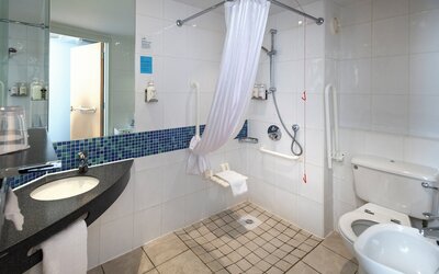 Holiday Inn Express Swindon City Centre by IHG