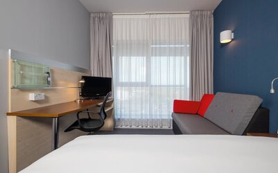 Holiday Inn Express Swindon City Centre by IHG
