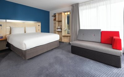 Holiday Inn Express Swindon City Centre by IHG