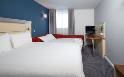 Holiday Inn Express Swindon City Centre by IHG