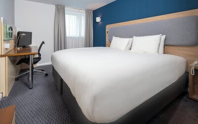 Holiday Inn Express Swindon City Centre by IHG
