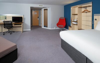 Holiday Inn Express Swindon City Centre by IHG