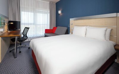 Holiday Inn Express Swindon City Centre by IHG
