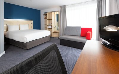 Holiday Inn Express Swindon City Centre by IHG
