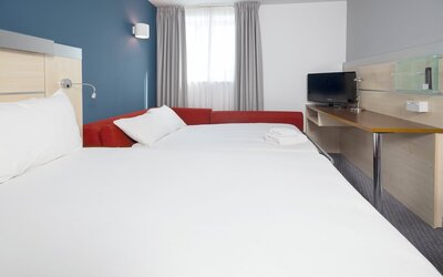 Holiday Inn Express Swindon City Centre by IHG