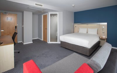Holiday Inn Express Swindon City Centre by IHG