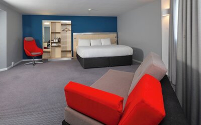 Holiday Inn Express Swindon City Centre by IHG